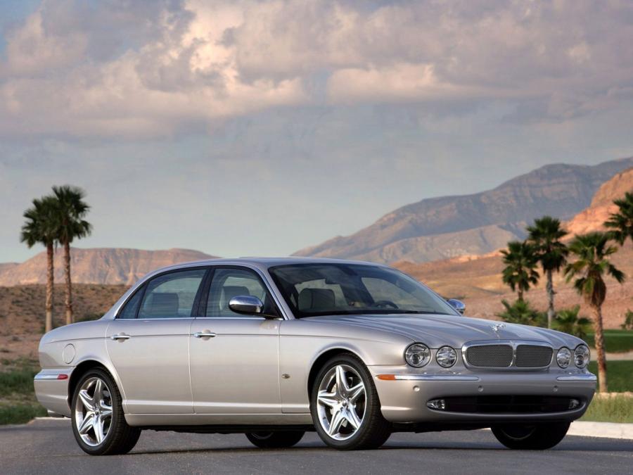  Jaguar XJ Super V8 2003 года  (фото 5 из 46)